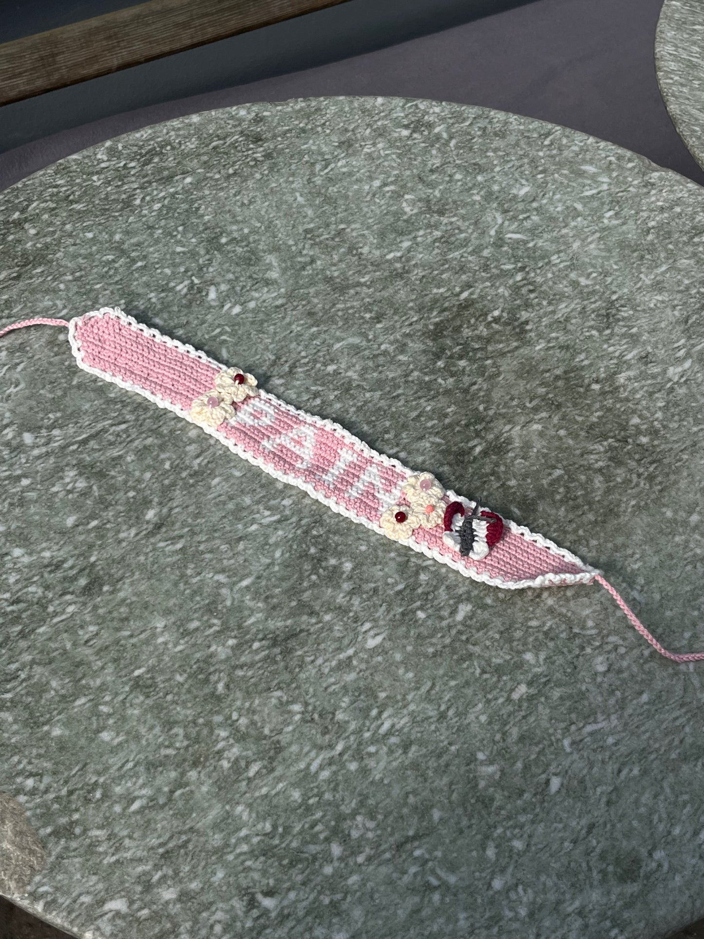 Knitted Necklace Pain